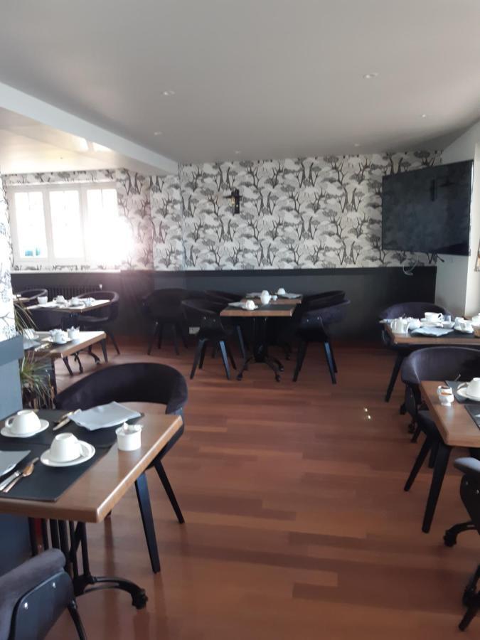 Hotel Restaurant Les Venetes 阿拉东 外观 照片